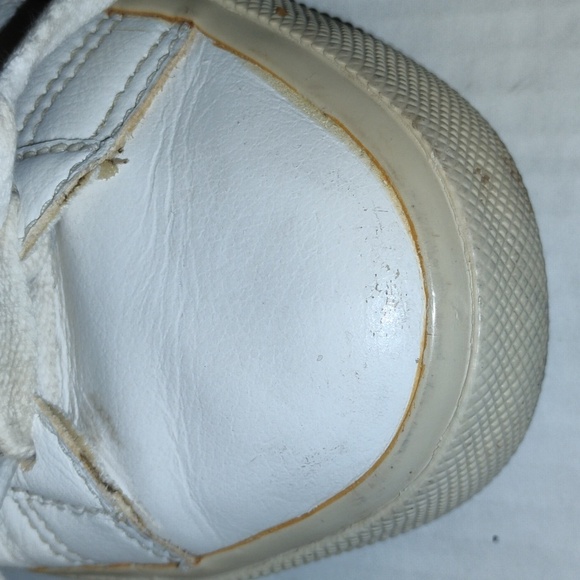 Veja Campo Leather Sneakers. Womens size 9. White & Light Copper in color. - Picture 11 of 13